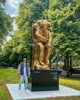 My sculpture “The thinker” is currently placed on the Apollolaan in Amsterdam as part of the #artzuid exhibition.I would love to know if you have any cool locations or cities in mind where we should place a monumental sculpture?Then we can start working on this 🙏🏼#sculptureart #artistsoninstagram #josephklibansky