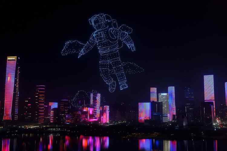 Dutch Artist Joseph Klibansky Sets World Record with 12,000-Drone Sky Sculpture in Shenzhen China