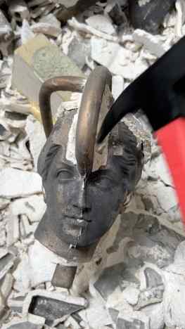 The process of making art is so beautifulChopping of the ceramics of the bronze casted head to later assemble the full sculpture#art #artist #love #artwork #painting #fashion #artistsoninstagram