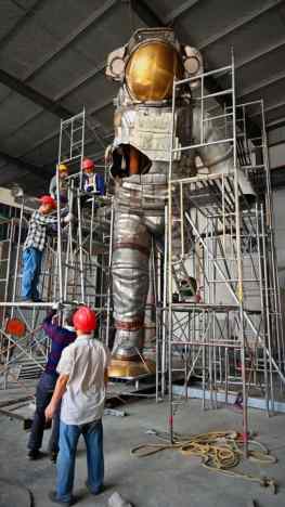 A passion for BIG art#contemporaryart #sculpture #modernart