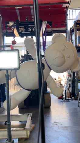 Meetings around the Big Bear , doesn’t exactly fit in the spray booth upright