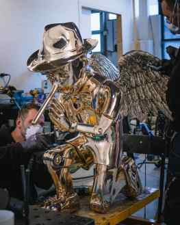 I often get the question.. “What is that golden coating you use to get it so shiny?” The answer is.. it’s not a coating or a form of metal plating,&nbsp; we grind , weld and polish the raw bronze until the sculpture has a near perfect shine and reflection.It’s truly an extremely difficult and lengthy process.. that’s why you rarely see it used to this level of reflectionIt’s also very hard to determine when a sculpture is done.. sometimes you think you are nearly there and then something pop’s up and you have to start drilling and welding again.. but once the artwork is done ✔️ it’s really breathtaking #contemporaryart #modernart #sculpture