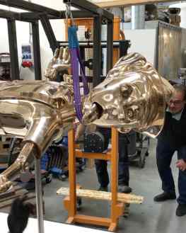 Wow 🔥 We have placed the massive 1 meter bronze diamond 💎 on my sculpture called “Reflections of Truth 3”  Definitely the most difficult and time consuming piece we have ever made.. it took around 3 years to create !⚒ what do you think? ..#sculpture #art #artistsoninstagram #josephklibansky