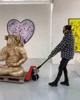 I could roll this sculpture straight into you living room 🎱🦦