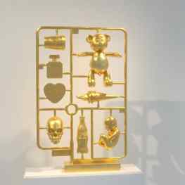 “Elements of Desire” 24karat gold leafed sculpture in my dutch studio #love #beautiful #chanel #bear #baby #skull #heart #starbucks #cocacola #klibansky #josephklibansky #art #contemporaryart #sculpture #artnews #london #newyork #paris