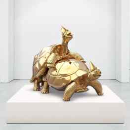 Next to the release of my new painting series at the #tefaf in #Maastricht, I’m also very excited to show my new polished #bronze #sculpture !Titled: -Baby we made it- 😂😂 #tefaf2016 #turtles #contemporaryart