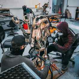 This sculpture called “Beautiful Tomorrow” has a special story for me.It was the first sculpture I ever created on paper.. but I never could make it.At the beginning of my career I didn’t have the knowledge and studio equipment I have now.. so like most other artist I went to work with a “professional” art foundry to do the bronze work.After spending all the money I had saved on making this piece, the result was so disappointing that I put the sculpture in a box and never really showed it to people because it was not my quality standard and vision.Now.. 10 years later we can make this piece in my own studio to perfection.. this makes me proud and is a barometer how far we have come 🙏🏼 thanks dad for spending these 10 years figuring out this crazy process ❤️..#sculpture #art #contemporaryart #josephklibansky #artcontemporain