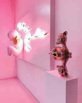 Neon or the sculpture?...#neonart #art #sculpture #contemporaryart