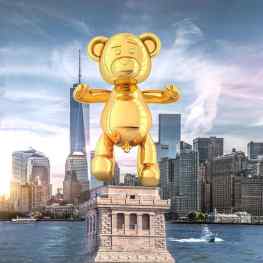 After many long and serious talks.. the United States 🇺🇸 government and team #josephklibansky have decided to replace the Statue of Liberty 🗽 with “Bare Hug” 🐻 God Bless #newyork