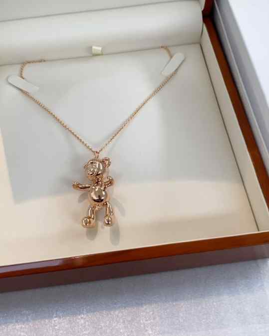 If you had to choose 🐻 
option 1. Diamond bear
option 2. Rose gold bear
.
.
#handmadejewelry #artjewelry #josephklibansky