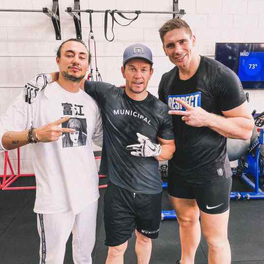 Good session boys 🦍  @markwahlberg @ricoverhoeven