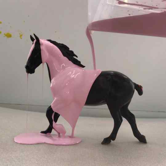 Why would anyone want to pour pink paint on a black horse?
.
.
.
#artvideo #artvideos #art #pink #satisfyingvideos