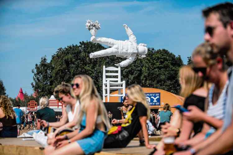 “Self Portrait of a Dreamer” sculpture by Joseph Klibansky at Lowlands Festival