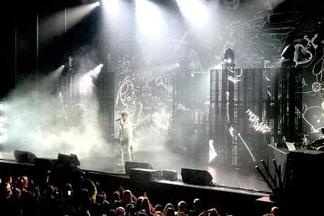 Lil’ Kleine’s “Alleen” tour Stage Artwork by Klibansky
