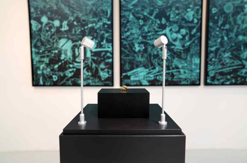 The Little Things (yellow gold), 2022 by Joseph Klibansky